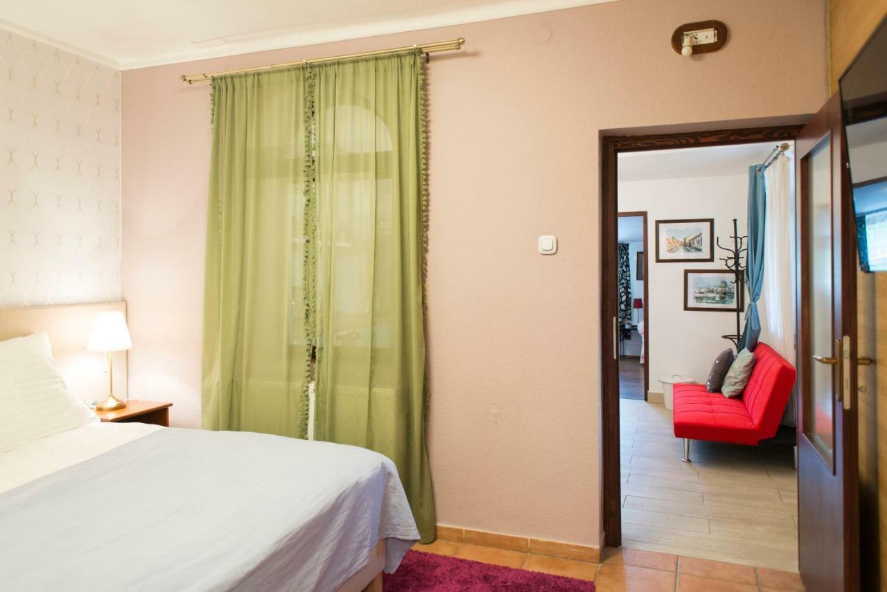 Szent Anna Panzió Hotel Esztergom Exterior foto